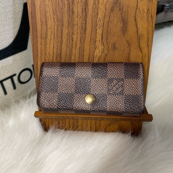 AUTHENTIC LOUIS VUITTON DAMIER MULTICLES 4 RING KEY CASE - Picture 2 of 14